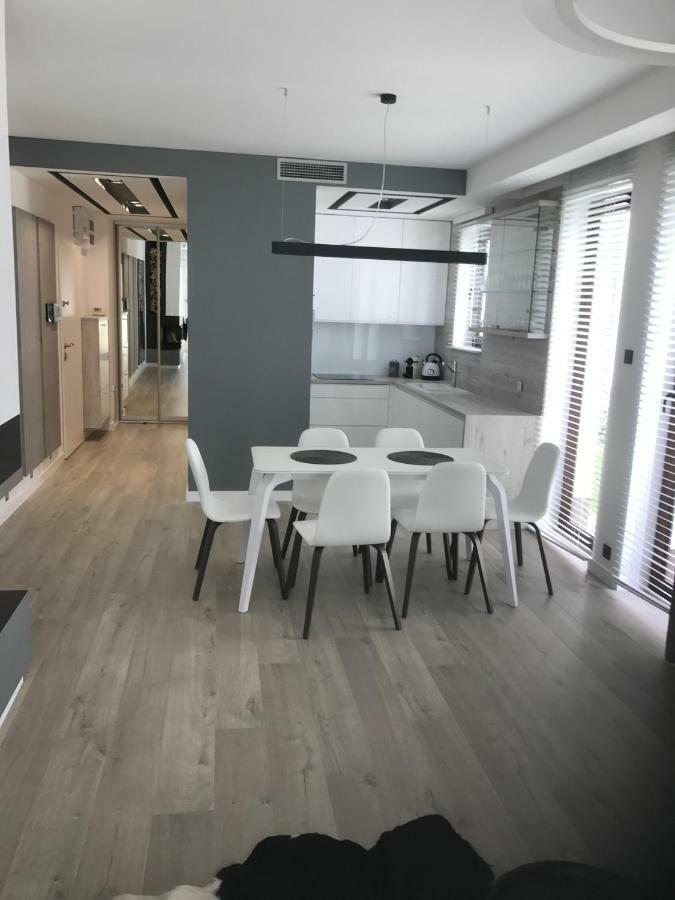 Apartament Baltica Z Ogrodkiem - W Ustronnym Miejscu Tuz Przy Plazy ロゴボ エクステリア 写真